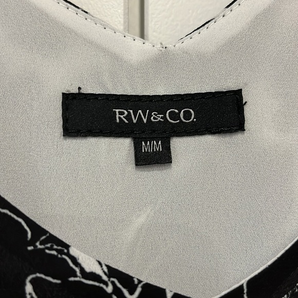 Black and white floral cami - Picture 2 of 2